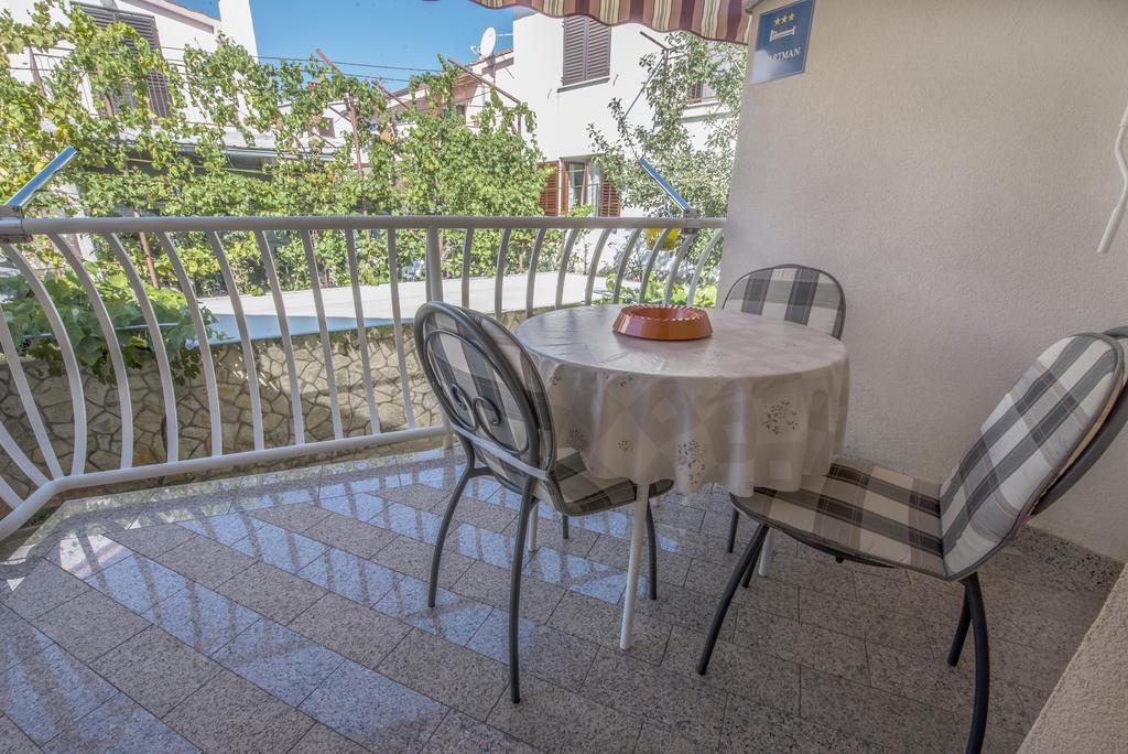 Apartment Anka D Krk Town Εξωτερικό φωτογραφία